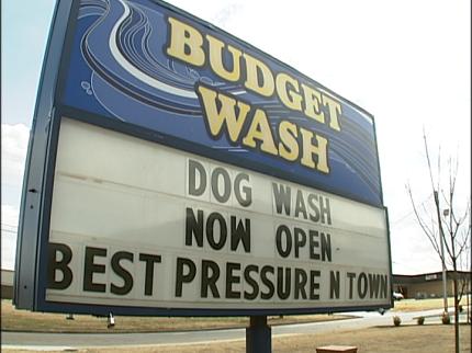 RIFLE, Colo. — There may be four or five car washes in the city, but the first-ever coin-operated “pet washer” has just recently opened up.
